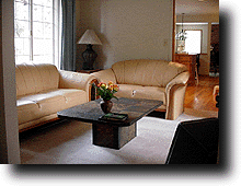 Chairs.gif (27699 バイト)