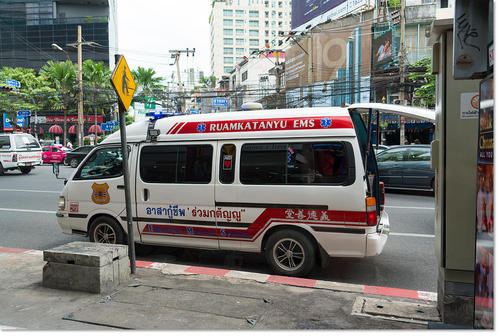 ambulance01.jpg