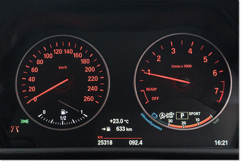 BMW218-04.jpg