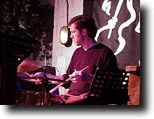 Drums.gif (26476 バイト)