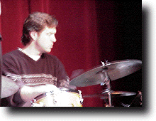 Drums.gif (27229 バイト)