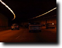 Tunnel.JPG (9670 バイト)