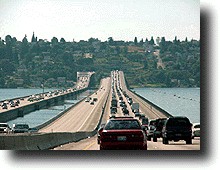 I90Brdg.JPG (17295 バイト)