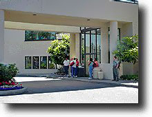 entrance.JPG (15496 バイト)