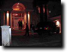 Thouse.gif (22263 バイト)